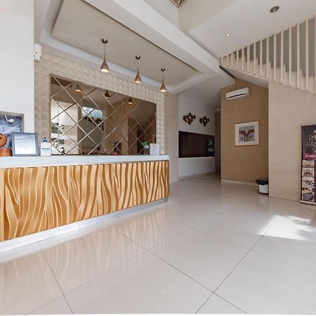 Reddoorz Hostel At Kiara Cozy Kircon Bandung Exteriör bild