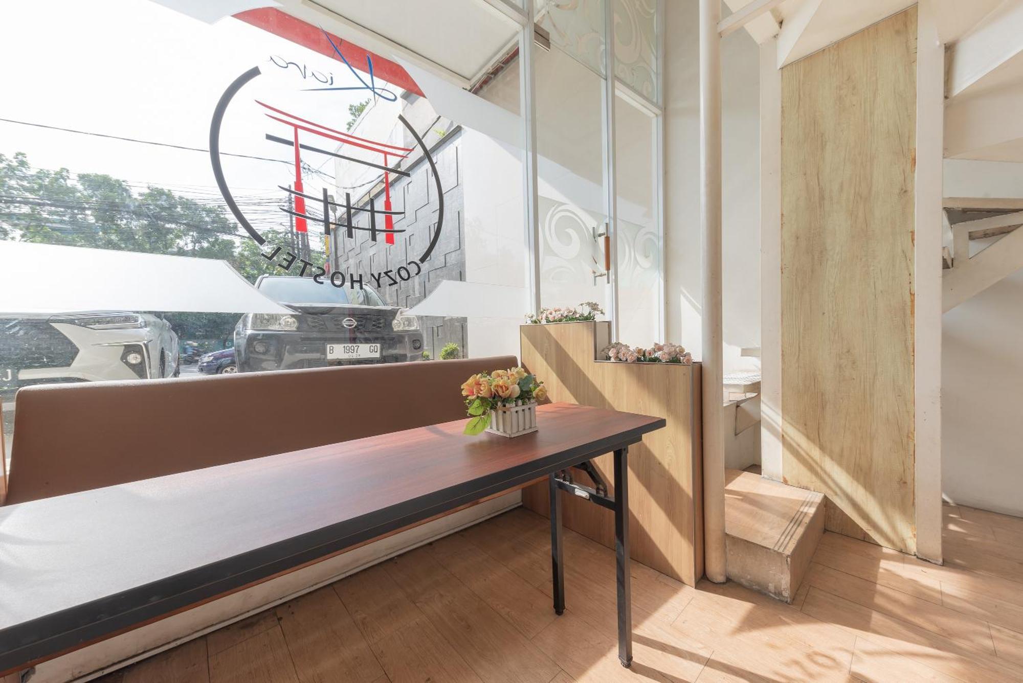 Reddoorz Hostel At Kiara Cozy Kircon Bandung Exteriör bild
