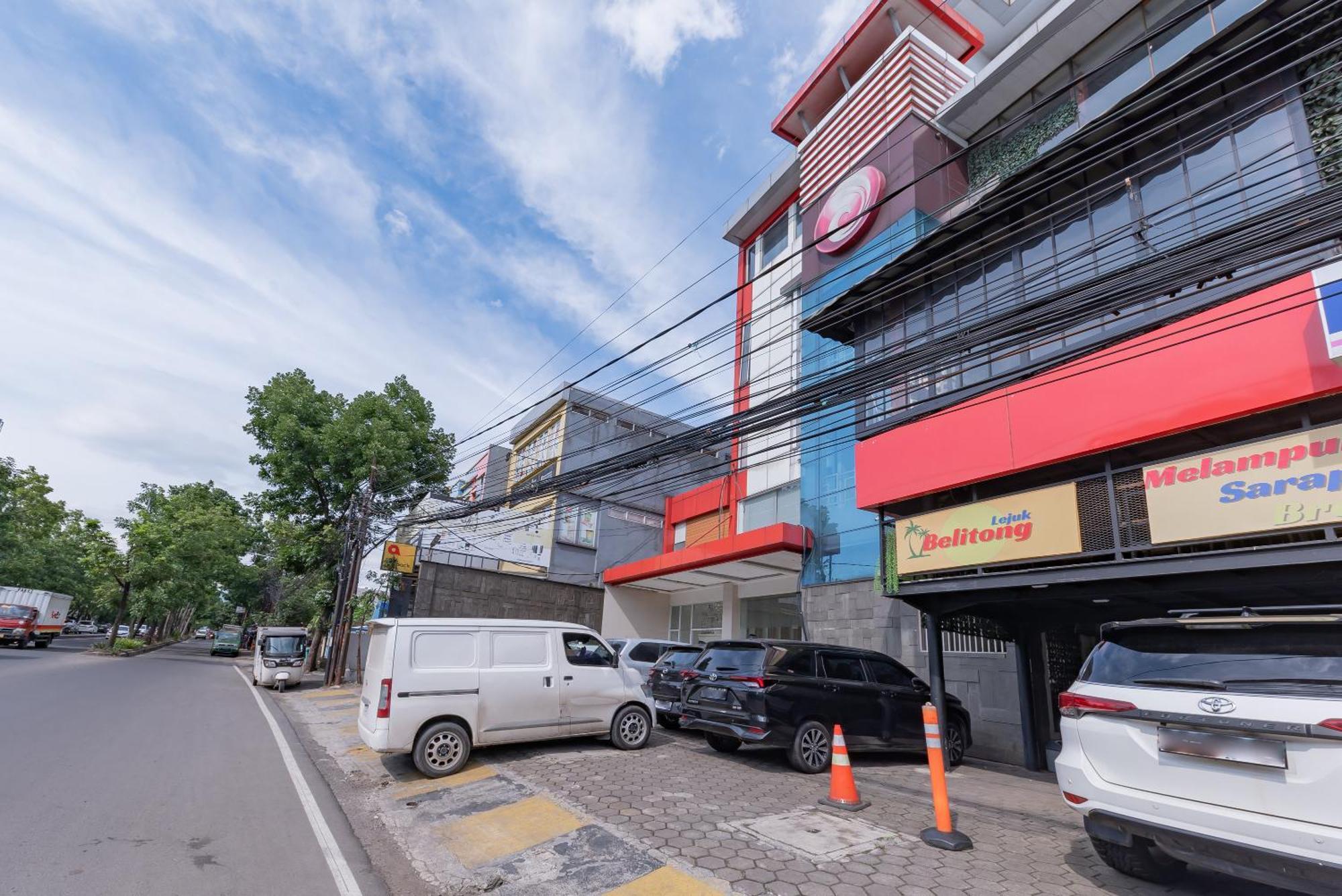 Reddoorz Hostel At Kiara Cozy Kircon Bandung Exteriör bild